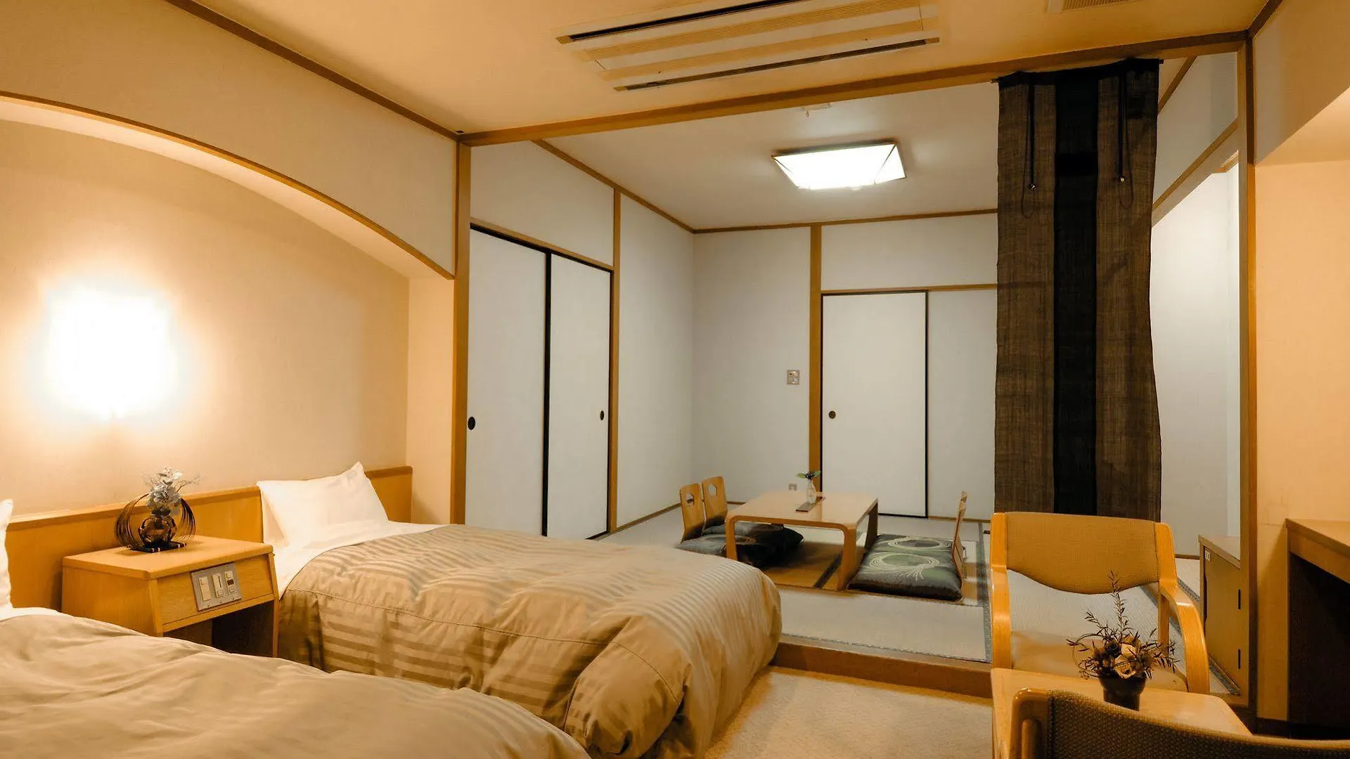 Ryokan Hakonenomori Okada Hotel